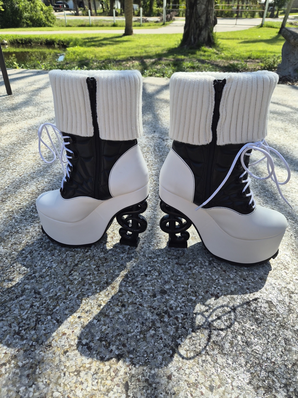 Chunky Platform Monster High- White and Black - Picture 3 of 8